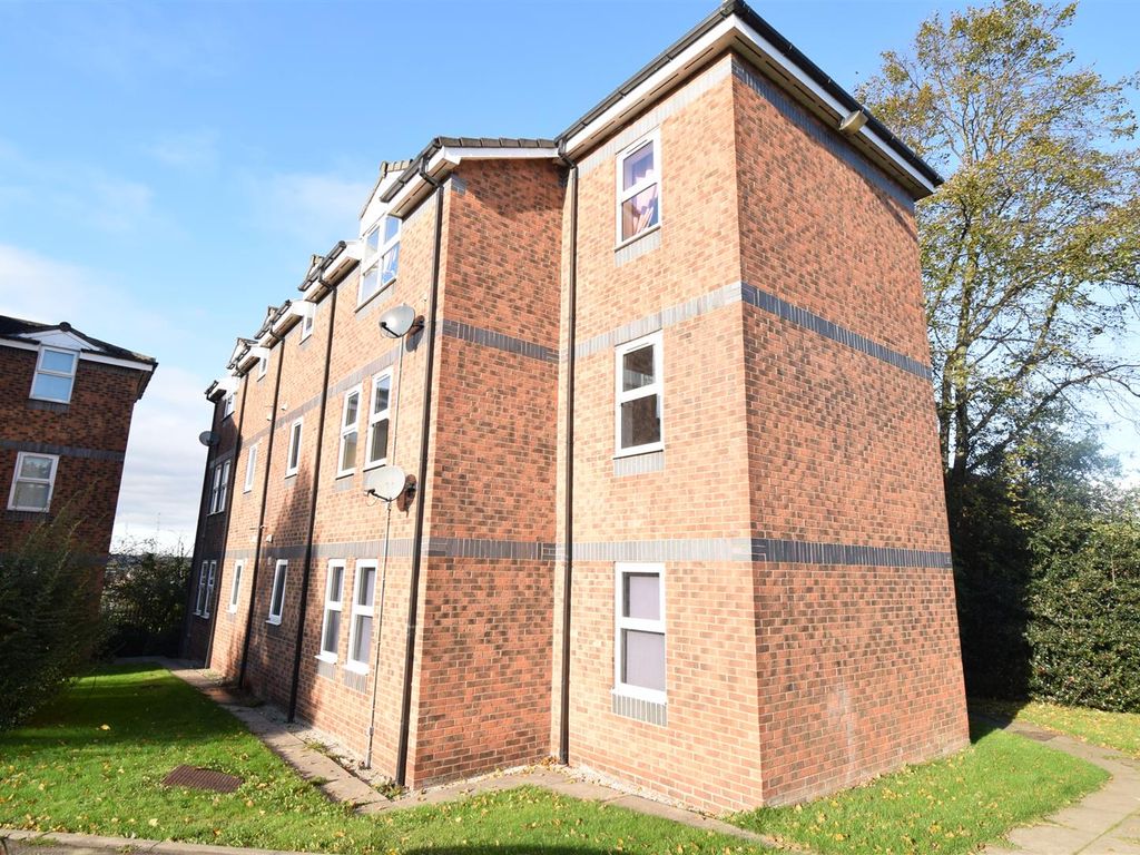 2 bed flat to rent in Howden Way, Wakefield WF1, £595 pcm Zoopla