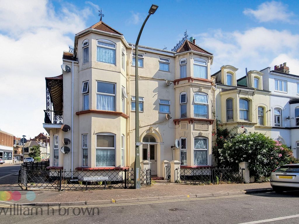 1 bed flat to rent in Pallister Road, ClactonOnSea CO15, £675 pcm