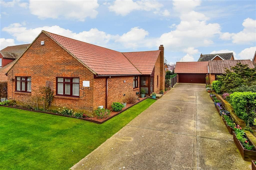3 bed detached bungalow for sale in Downlands, Walmer, Deal, Kent CT14, £575,000 Zoopla