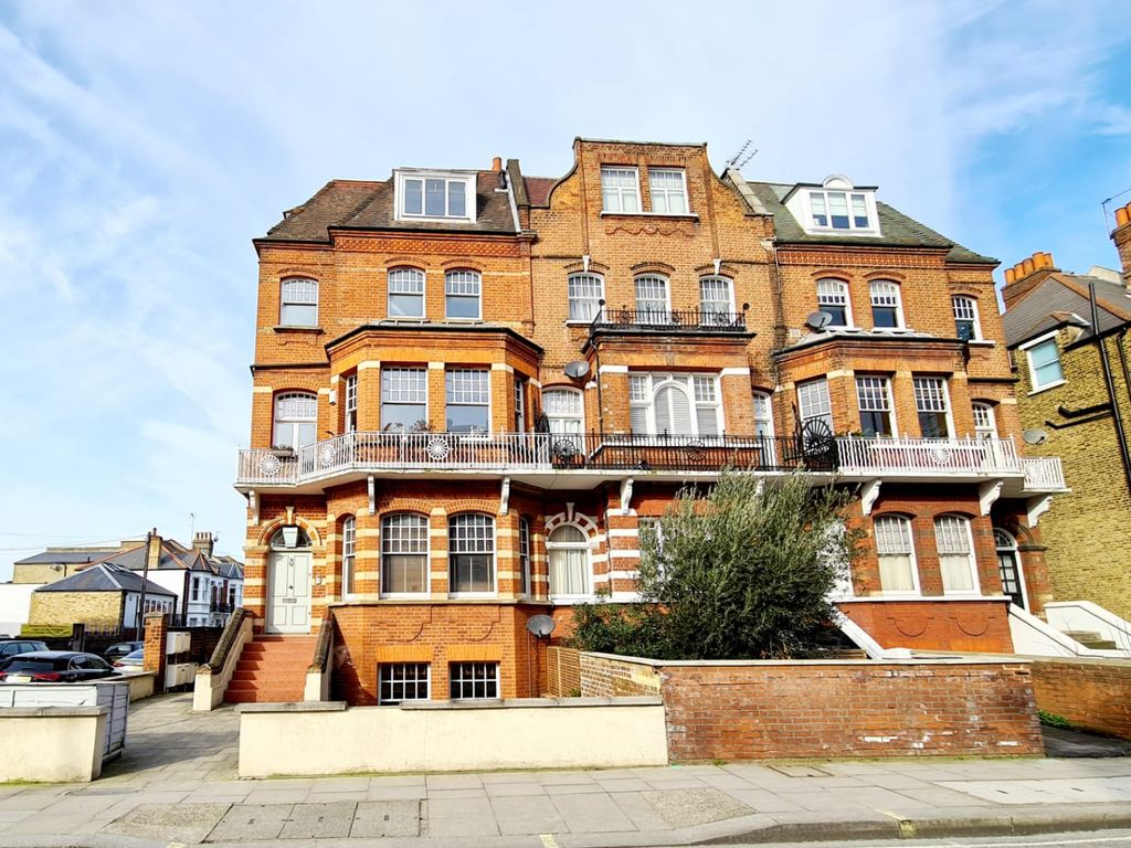 1 bed flat to rent in Fulham Road, Fulham SW6, £1,950 pcm Zoopla