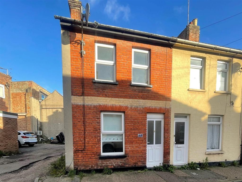 2 bed end terrace house to rent in Hordle Place, Dovercourt, Harwich