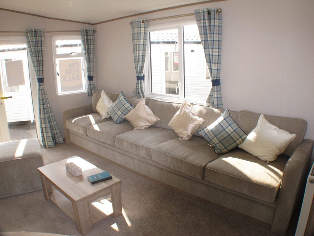 2 bed property for sale in Eastbourne Road, Pevensey Bay, Pevensey BN24