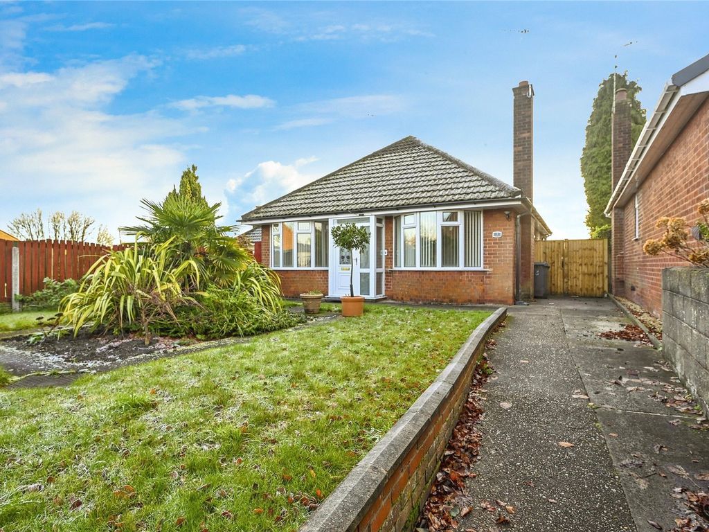 3 bed bungalow for sale in Booth Avenue, Pleasley, Mansfield