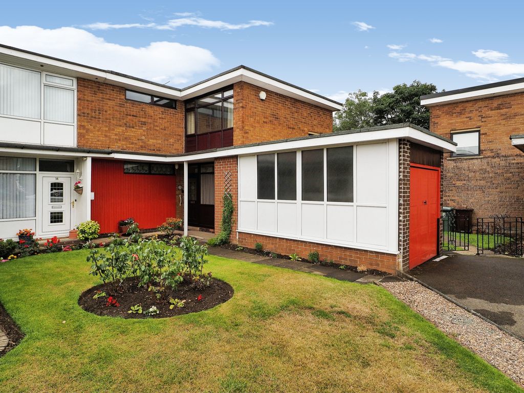 3 bed semidetached house for sale in Lamplands, Upper Batley, West