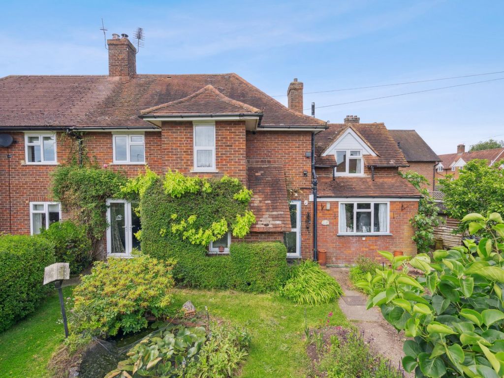 4 bed semidetached house for sale in Layters Close, Chalfont St. Peter