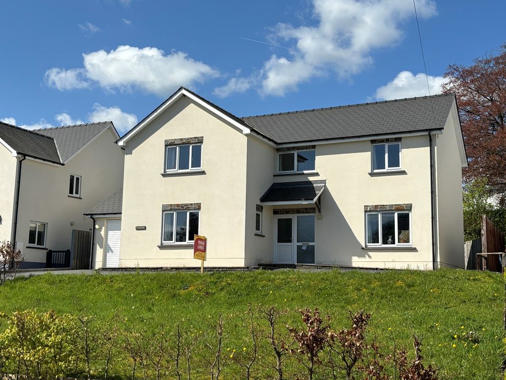 4 bed detached house for sale in Llanwnnen, Lampeter SA48, £379,950