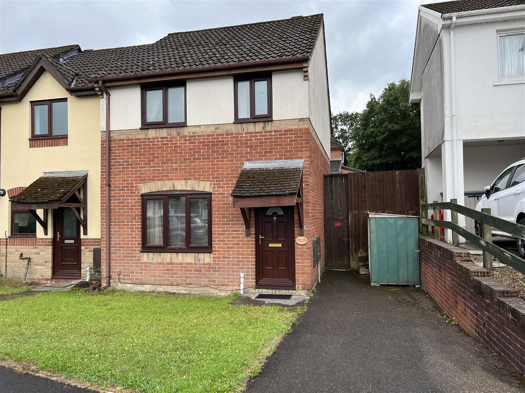 3 bed end terrace house for sale in Fforest Fach, Tycroes, Ammanford