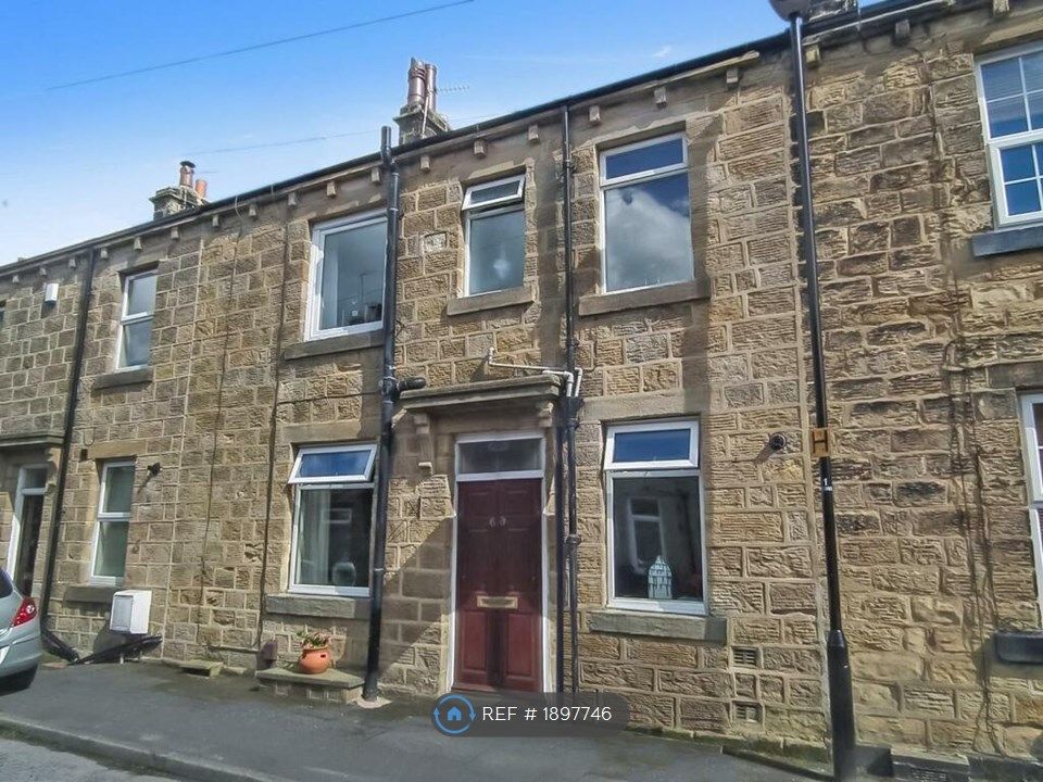 2 bed terraced house to rent in Swaine Hill Street, Yeadon, Leeds LS19