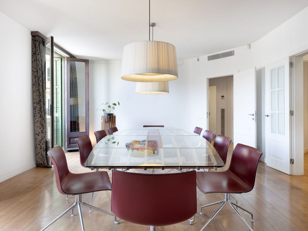 2 bed apartment for sale in Eixample, Barcelona, Barcelona, £942,541