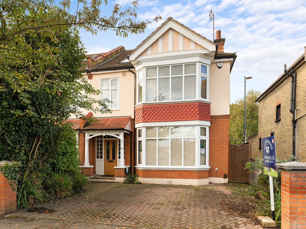 6 bed semidetached house for sale in Belgrave Road, London E11, £