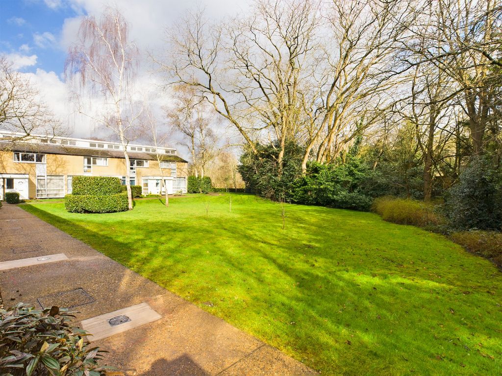 3 bed end terrace house for sale in Weymede, Byfleet, Surrey KT14 Zoopla