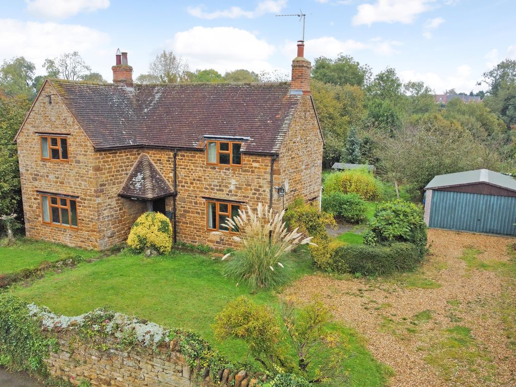 3 bed detached house for sale in Westhorpe Lane, Byfield