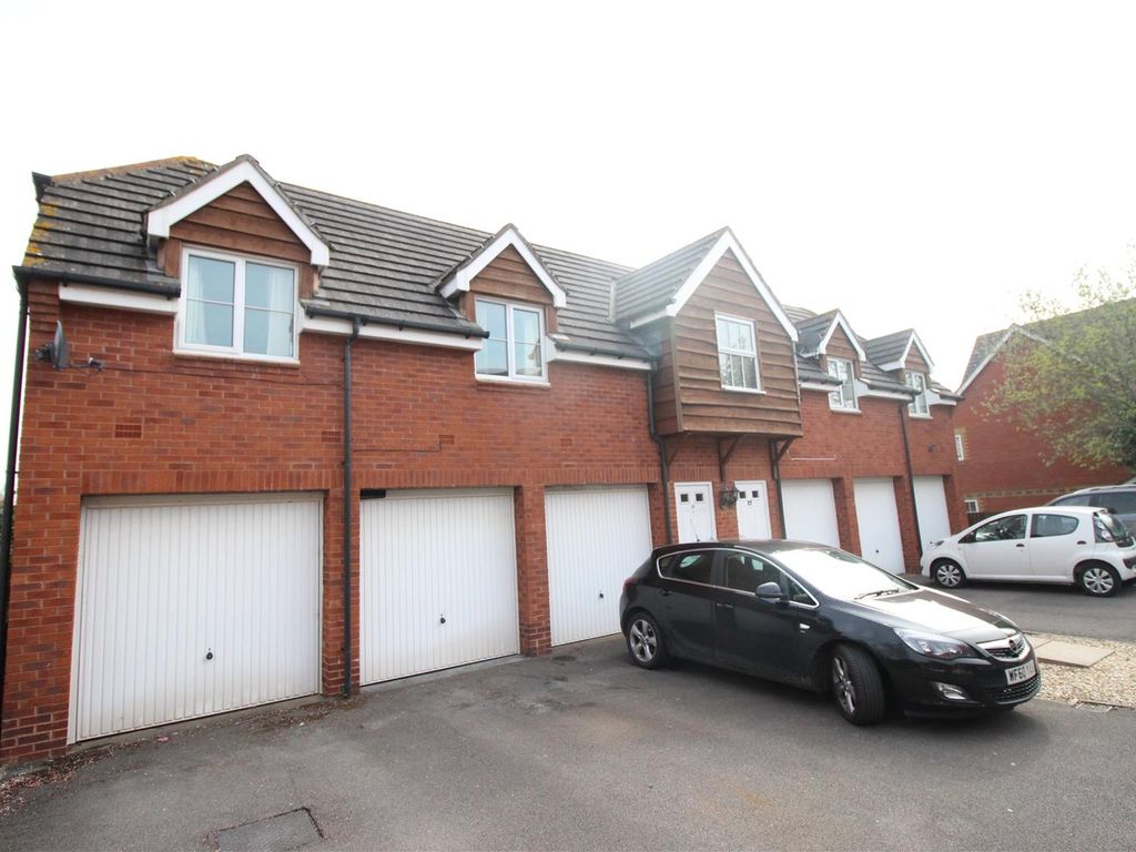 2 bed detached house to rent in Powis Close, Duffryn, Newport NP10, £