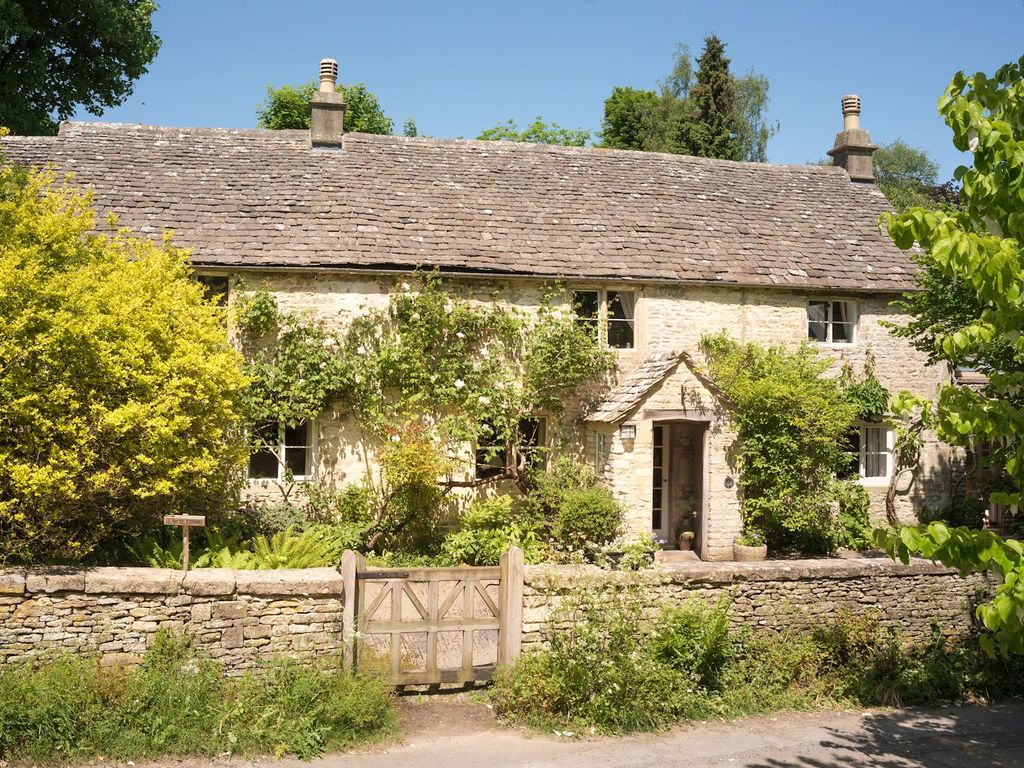 3 bed detached house for sale in Waterlane, Oakridge, Stroud