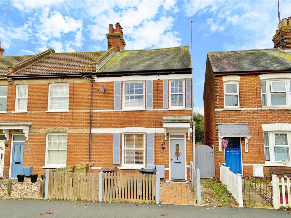 3 bed end terrace house for sale in Hadleigh Road, FrintonOnSea CO13