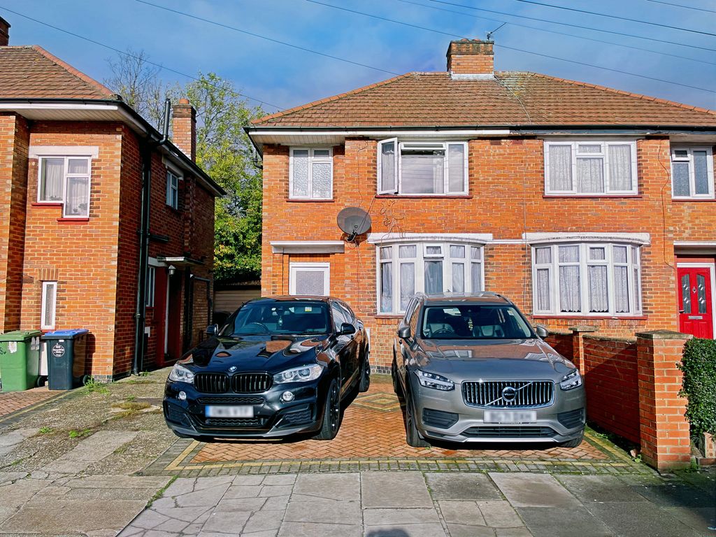 3 bed semidetached house for sale in Carlyon Road, Wembley HA0 Zoopla