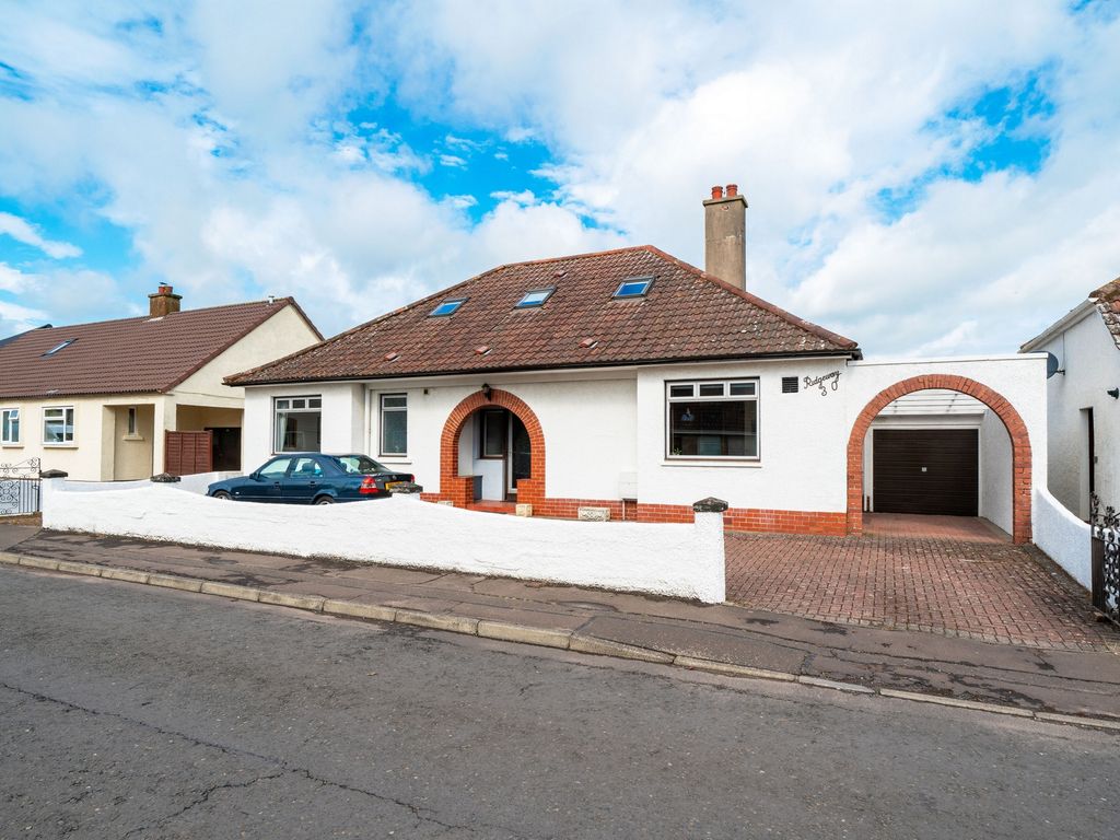 5 bed detached house for sale in Tarvit Avenue, Cupar KY15, £360,000