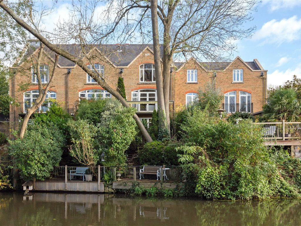 4 bed terraced house for sale in Waterside Mews, Harefield, Uxbridge