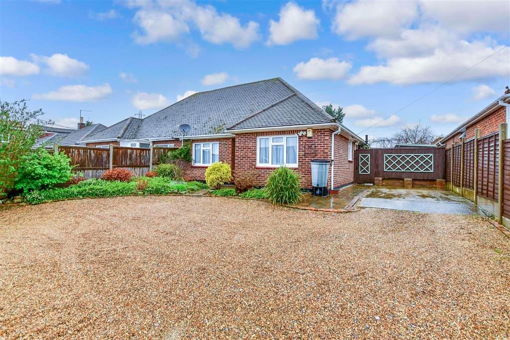 3 bed semidetached bungalow for sale in Annie Road, Snodland, Kent ME6