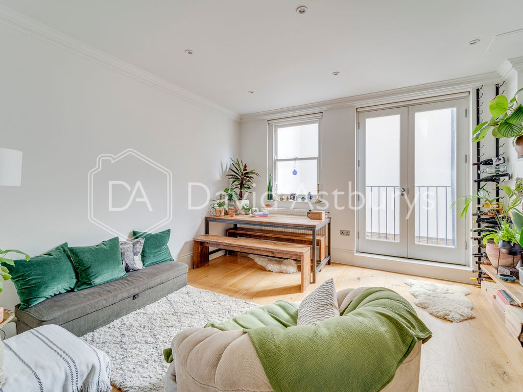 1 bed flat for sale in Mackenzie Road, Islington, London N7, £450,000