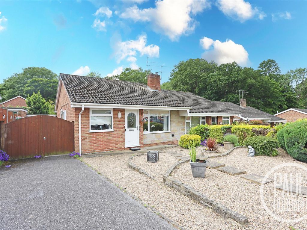 3 bed semidetached bungalow for sale in Gainsborough Drive, Gunton