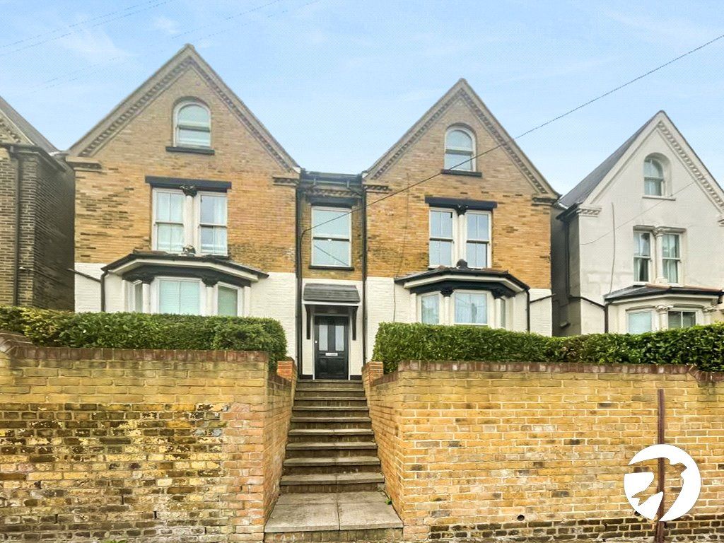 2 bed flat to rent in Railway Street, Gillingham, Kent ME7 Zoopla