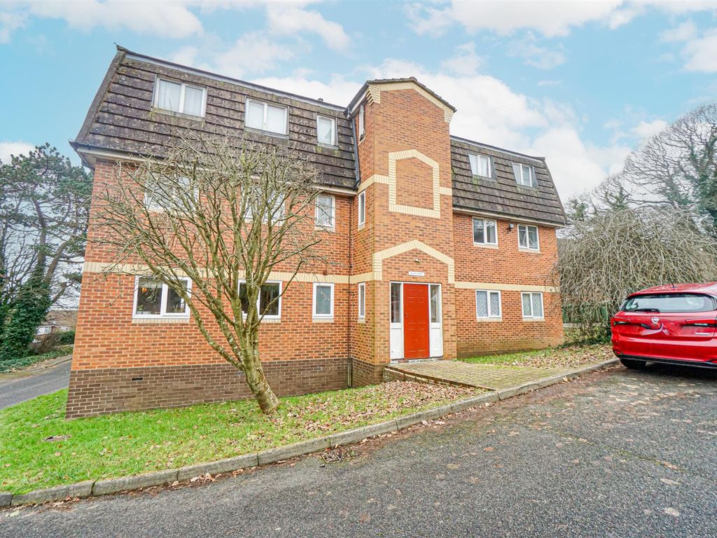 2 bed flat for sale in Beecham Place, St. LeonardsOnSea TN38 Zoopla