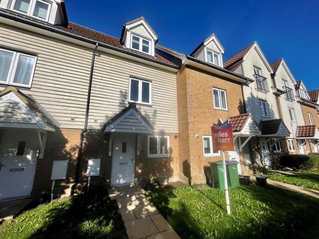 4 bed terraced house to rent in Page Road, Hawkinge, Folkestone CT18