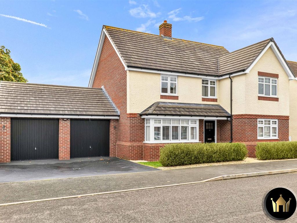5 bed detached house for sale in Bomford Way, Salford Priors, Evesham