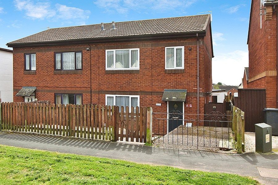 3 bed semidetached house for sale in Bernadette Close, Exeter EX4, £