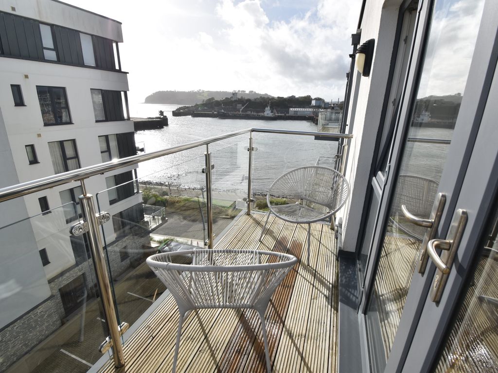 1 bed flat to rent in Fin Street North, Block 10, Quadrant Quay