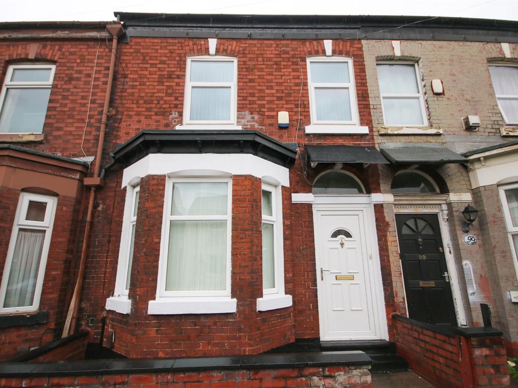 2 bed terraced house to rent in Cross Lane, Gorton, Manchester M18, £
