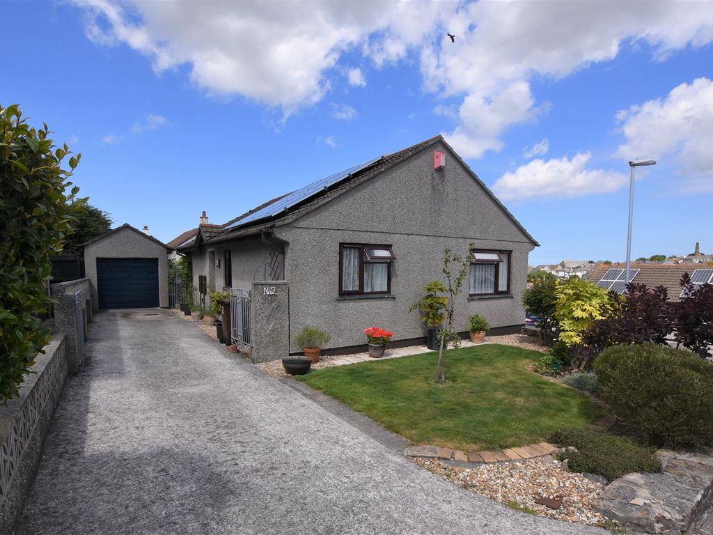 3 bed detached bungalow for sale in Redvers Heights, Redruth TR15 Zoopla