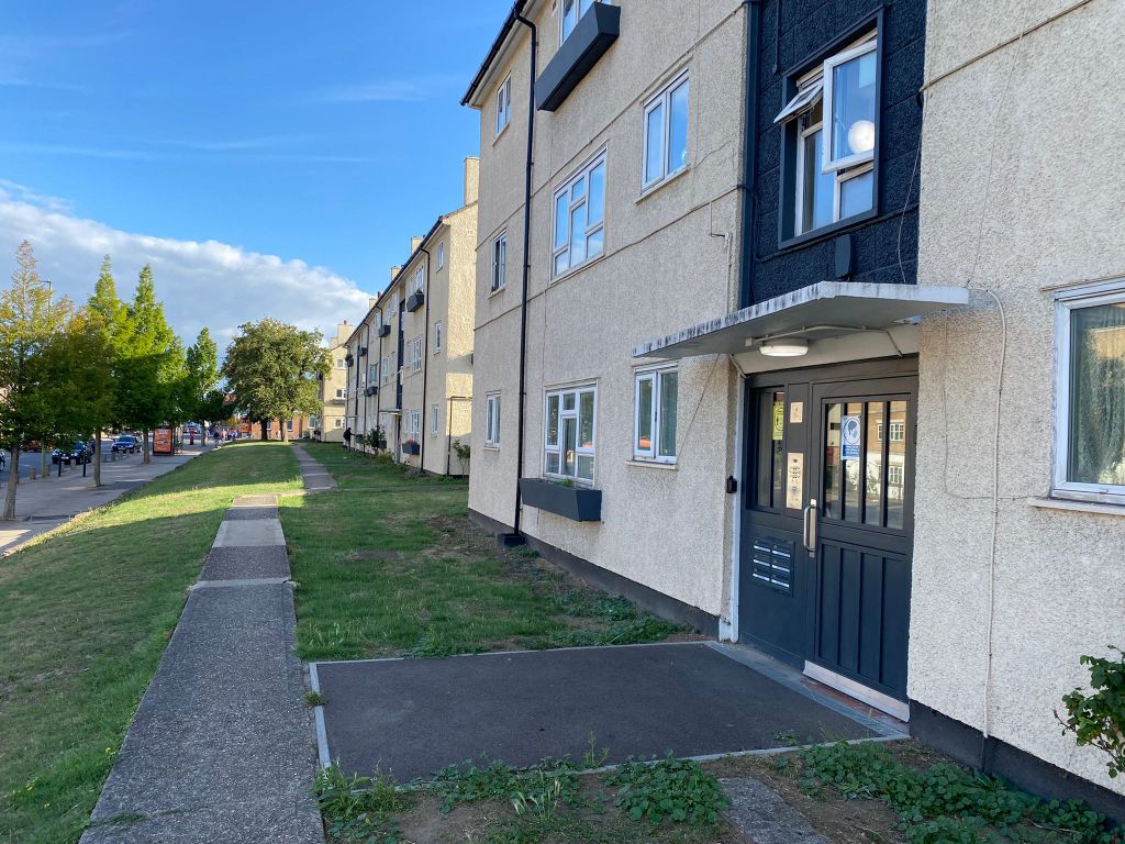 2 bed flat to rent in Burnt Oak Broadway, Edgware HA8 Zoopla