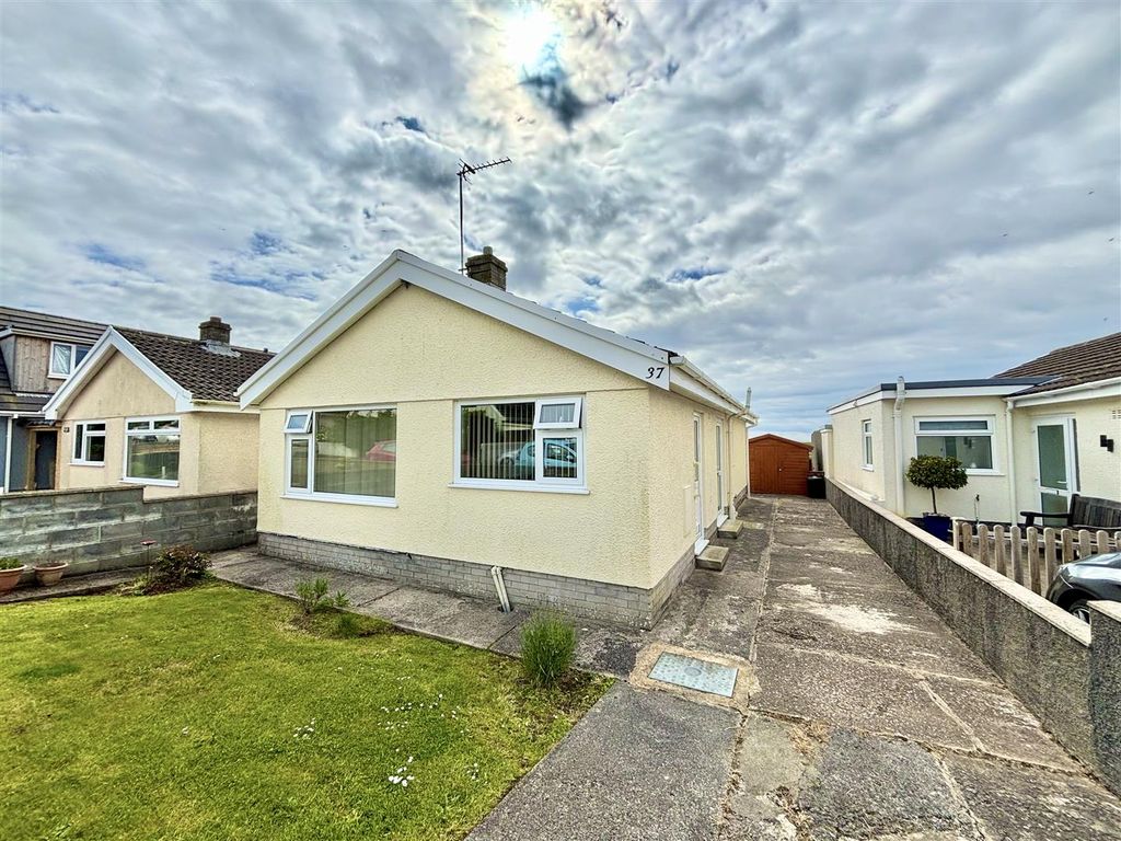 2 bed detached bungalow for sale in RhydYFenni, Crofty, Swansea SA4