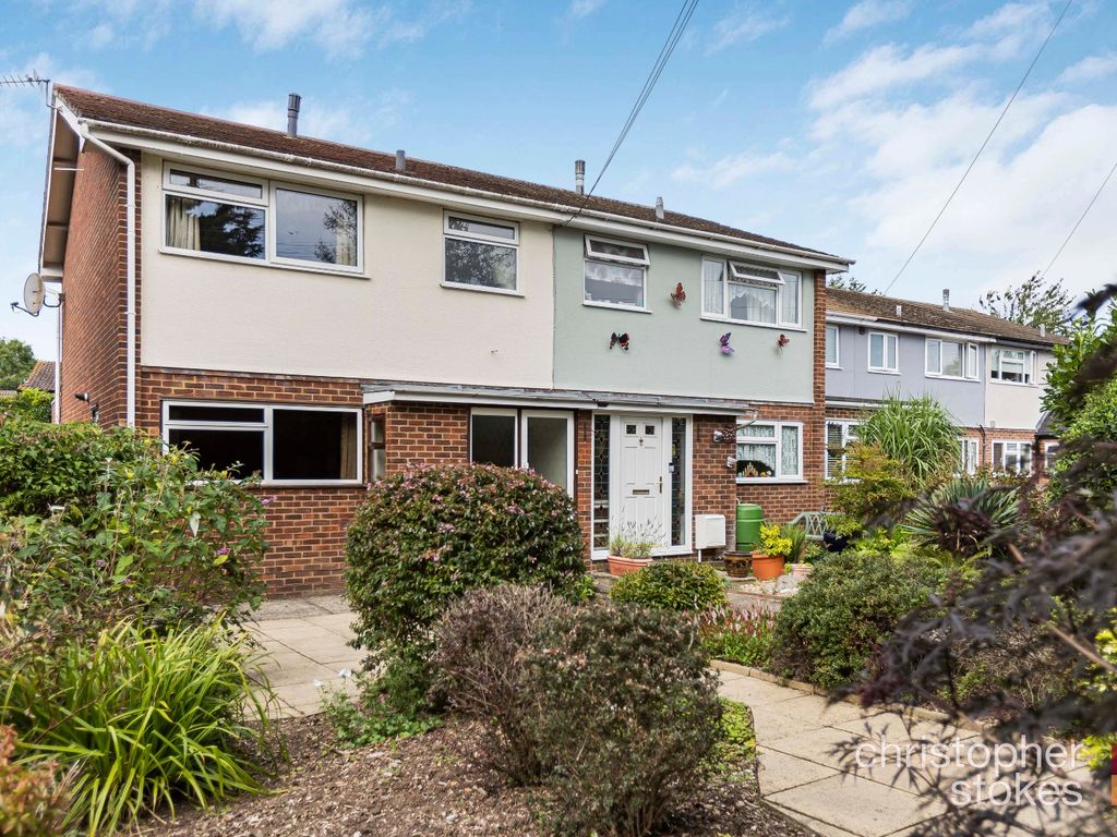 3 bed end terrace house for sale in Furzefield, Cheshunt EN8, £425,000