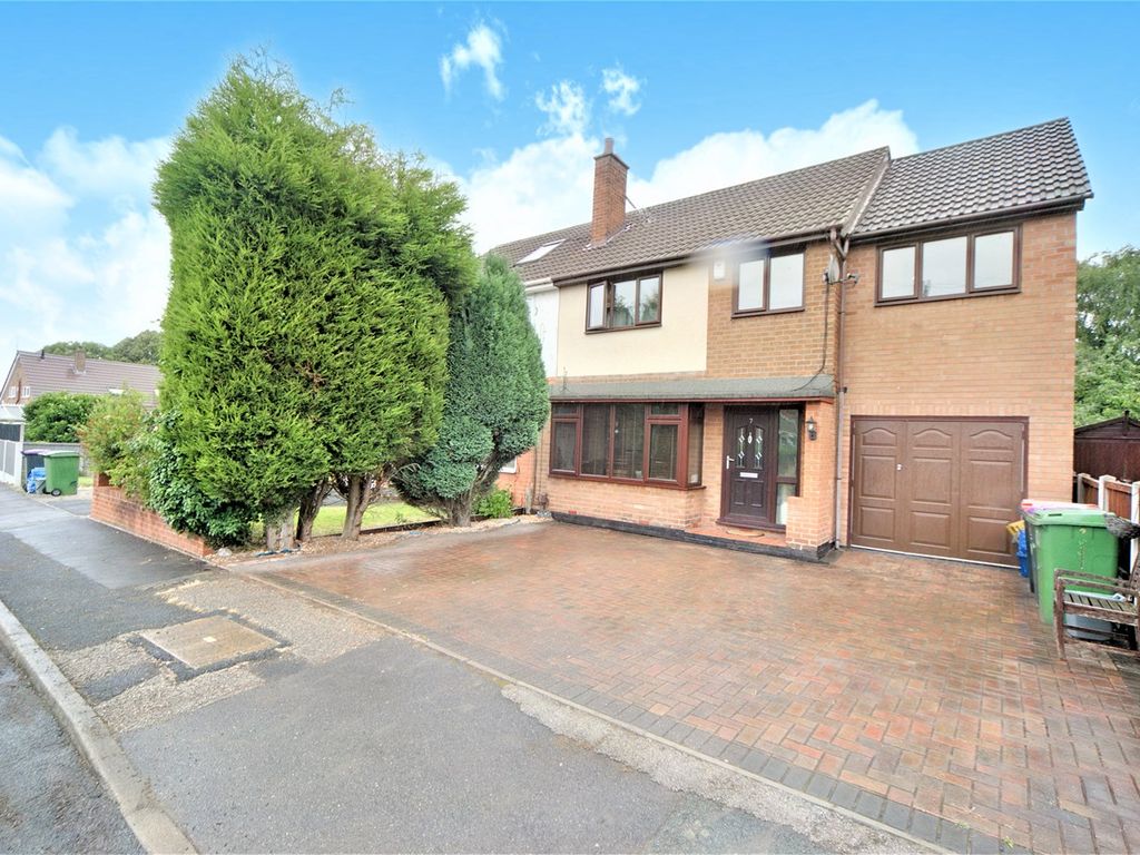 4 bed semidetached house for sale in Ash Lea Drive, Donnington
