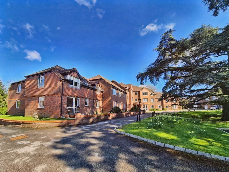 2 bed property for sale in Tanners Lane, Haslemere GU27, £130,000 Zoopla