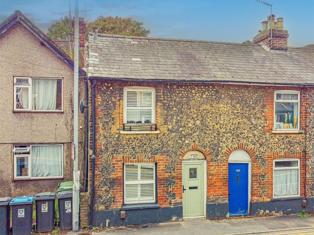 2 bed end terrace house for sale in Lawn Lane, Hemel Hempstead HP3, £