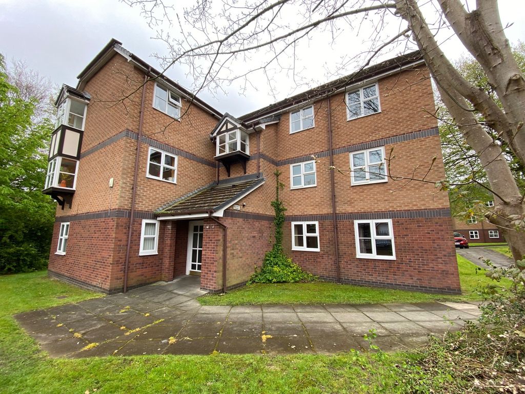 2 bed flat to rent in Monroe Close, Salford M6 Zoopla