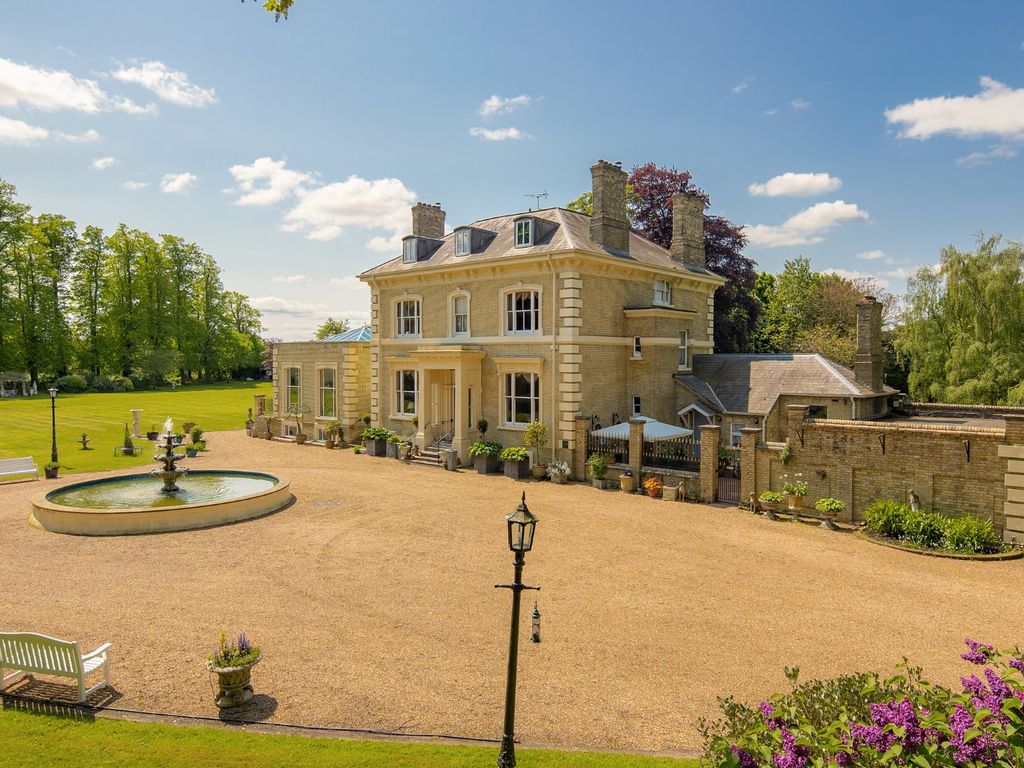 8 bed detached house for sale in Langley Lodge Lane, Kings Langley