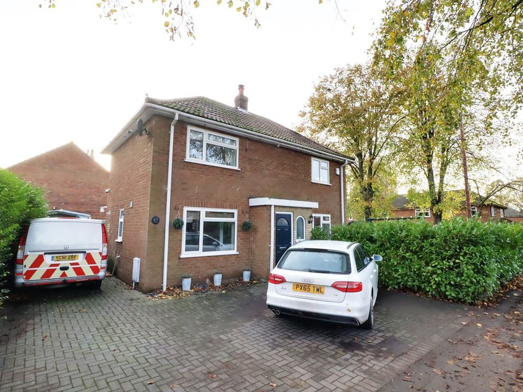 3 bed semidetached house for sale in Fieldside, Epworth DN9, £215,000