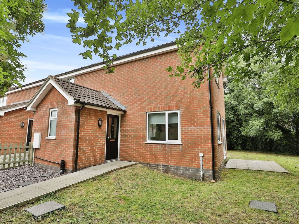 2 bed end terrace house for sale in Manor Road, Griston, Thetford IP25