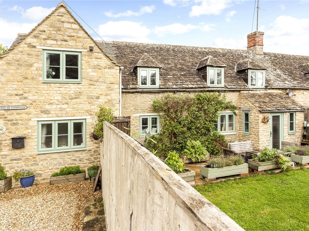 3 bed semidetached house for sale in Nursery View, Siddington