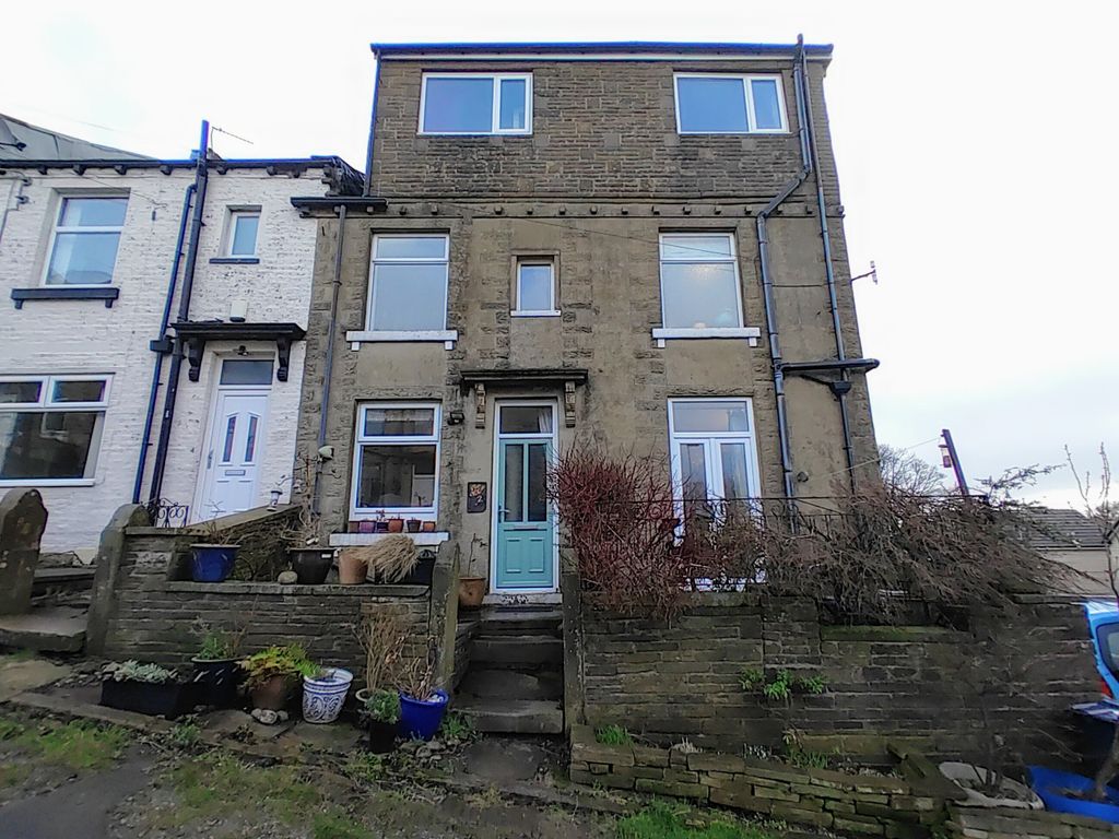3 bed end terrace house for sale in Cliffe Street, Thornton, Bradford