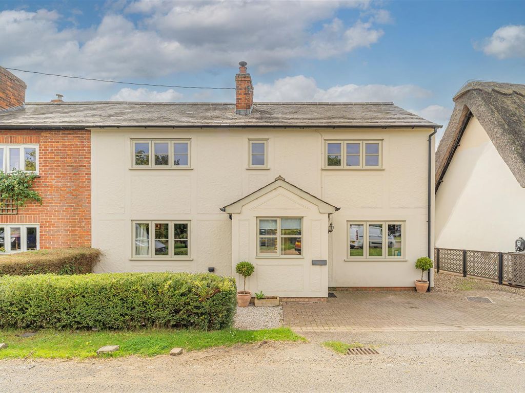 4 bed semidetached house for sale in Langley Lower Green, Saffron
