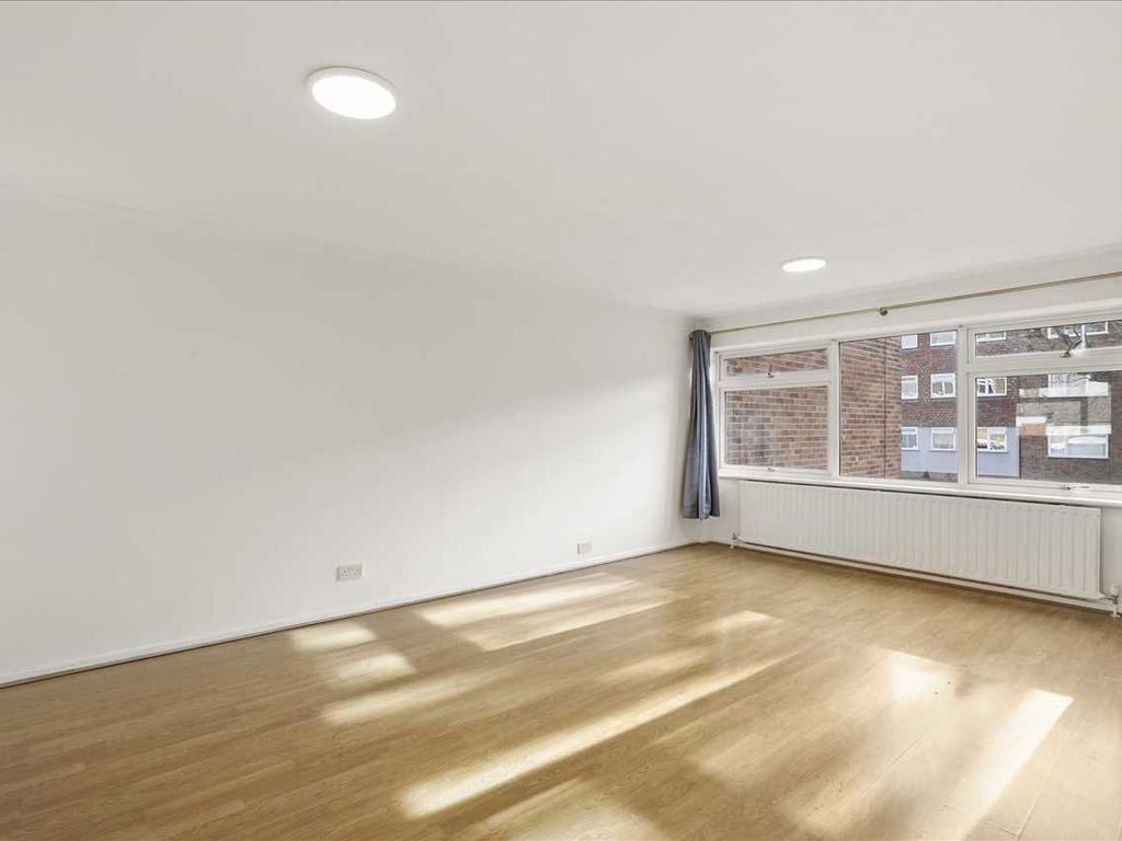 2 bed flat to rent in Cheam Road, Sutton SM1, £2,000 pcm Zoopla