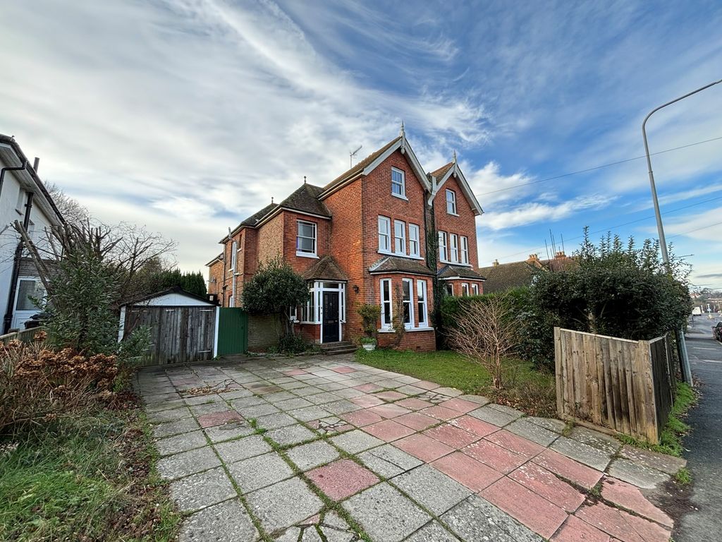 6 bed semidetached house for sale in Gunters Lane, BexhillOnSea TN39