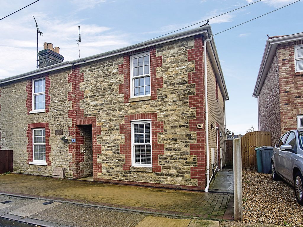 2 bed end terrace house for sale in Chapel Road, Binstead PO33 Zoopla