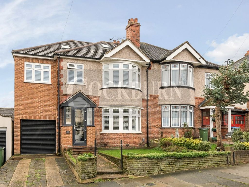5 bed semidetached house for sale in Montbelle Road, New Eltham SE9, £